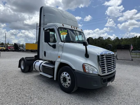 Another view of 2018 Freightliner Cascadia for sale in Sanford, FL at DeBary Truck Sales