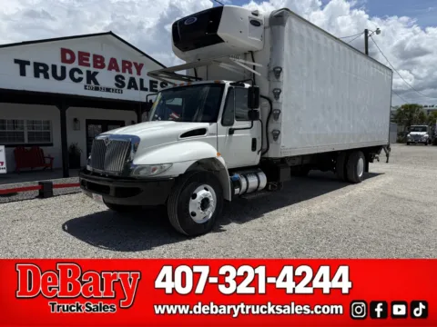 White 2018 International DuraStar 4300 for sale in Sanford, FL