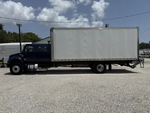 More photos of 2018 International DuraStar 4300 at DeBary Truck Sales, FL