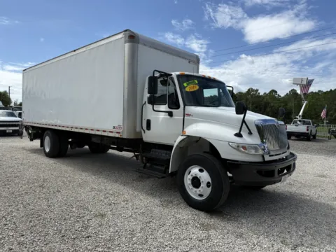 More photos of 2019 International DuraStar 4300 at DeBary Truck Sales, FL