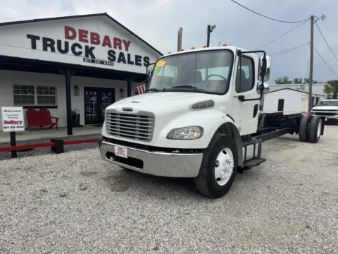 White 2017 Freightliner M2 106 for sale in Sanford, FL