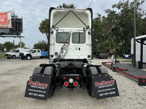 More photos of 2019 Freightliner Cascadia at DeBary Truck Sales, FL