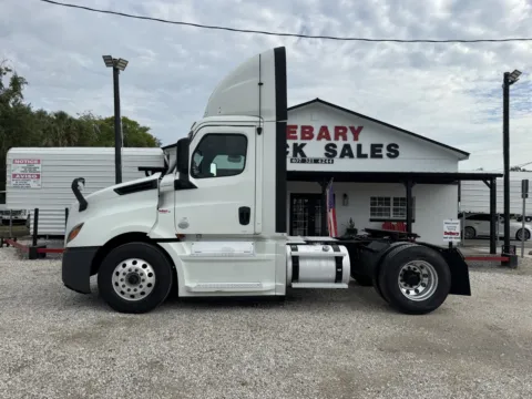 Another view of 2019 Freightliner Cascadia for sale in Sanford, FL at DeBary Truck Sales