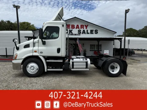 More photos of 2019 Freightliner Cascadia 118 at DeBary Truck Sales, FL