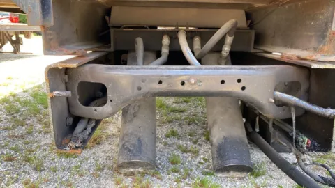 Another view of 2014 Bennett Dump for sale in Sanford, FL at DeBary Truck Sales