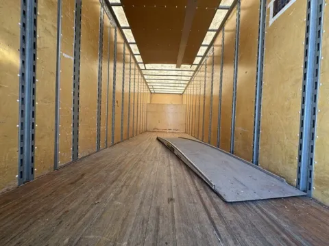 More photos of 2017 Kentucky Moving Body at DeBary Truck Sales, FL