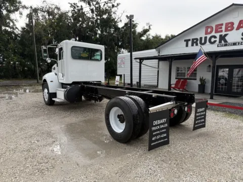 More photos of 2018 Peterbilt 337 at DeBary Truck Sales, FL