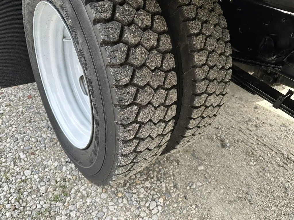 2016 Isuzu NPR XD - Photo 15