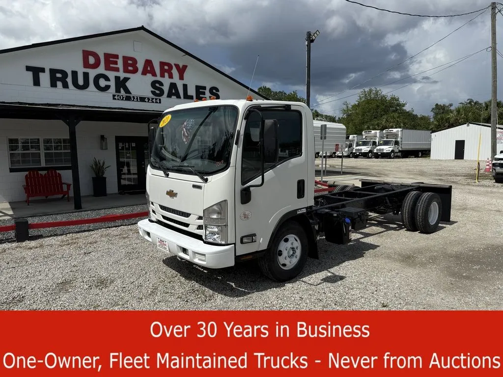 White 2021 Isuzu NPR for sale in Sanford, FL