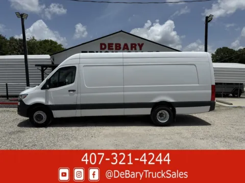 More photos of 2021 Freightliner Sprinter 3500 at DeBary Truck Sales, FL
