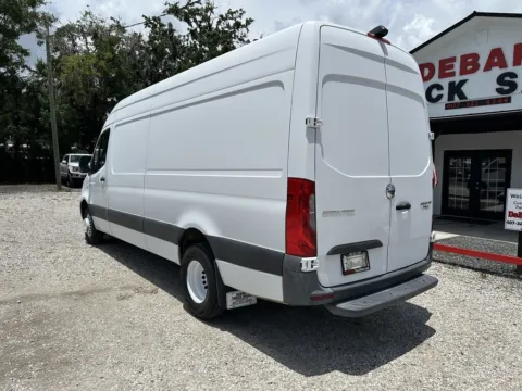 More photos of 2019 Freightliner Sprinter 3500 XD at DeBary Truck Sales, FL