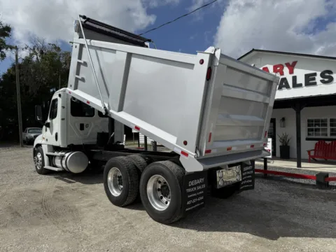 More photos of 2017 Freightliner Cascadia at DeBary Truck Sales, FL