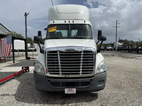 Photos of 2014 Freightliner Cascadia for sale in Sanford, FL at DeBary Truck Sales