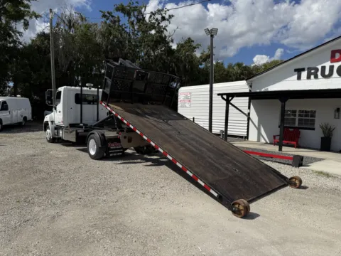 More photos of 2018 Hino 258 at DeBary Truck Sales, FL