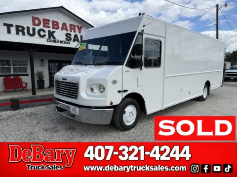 White 2017 Freightliner MT45 for sale in Sanford, FL