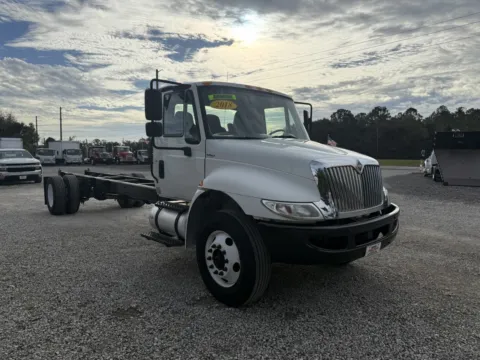 Another view of 2018 International DuraStar 4300 for sale in Sanford, FL at DeBary Truck Sales