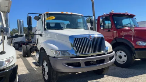 White 2018 International DuraStar 4300 for sale in Sanford, FL