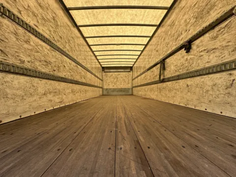 More photos of 2018 Supreme Dry Van Body at DeBary Truck Sales, FL