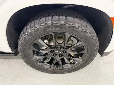 More photos of 2022 GMC Yukon Denali at Woody Folsom Chevrolet GMC, GA