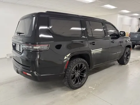 More photos of 2022 Jeep Grand Wagoneer Series II Obsidian at Woody Folsom Chevrolet GMC, GA