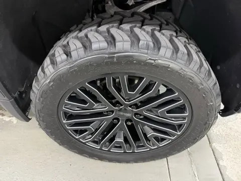 More photos of 2021 GMC Sierra 1500 AT4 at Woody Folsom Chevrolet GMC, GA