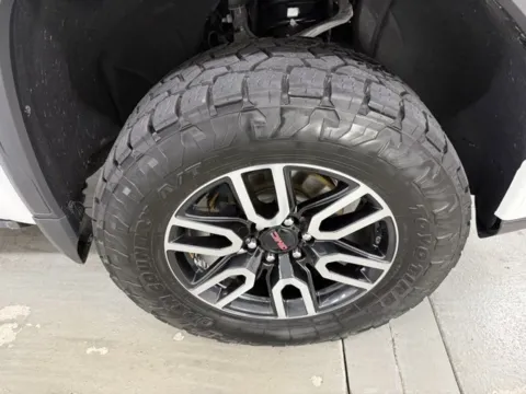 More photos of 2022 GMC Sierra 1500 AT4 at Woody Folsom Chevrolet GMC, GA