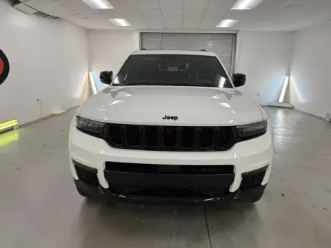 Photos of 2025 Jeep Grand Cherokee L Limited for sale in Baxley, GA at Woody Folsom CDJR of Baxley
