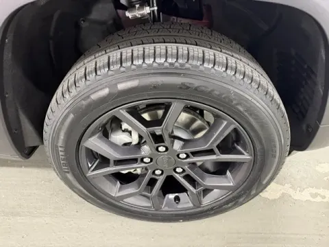 More photos of 2025 Jeep Grand Cherokee Limited at Woody Folsom CDJR of Baxley, GA