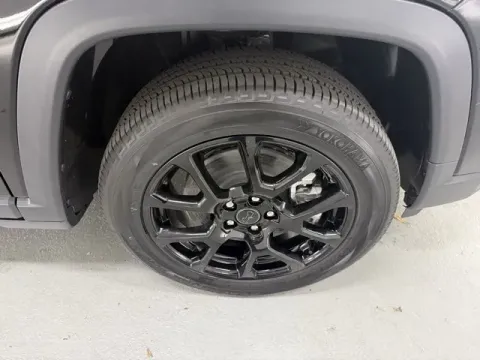 More photos of 2026 Jeep Compass Latitude Altitude at Woody Folsom CDJR of Baxley, GA