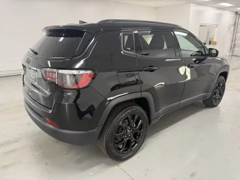 More photos of 2026 Jeep Compass Latitude Altitude at Woody Folsom CDJR of Baxley, GA