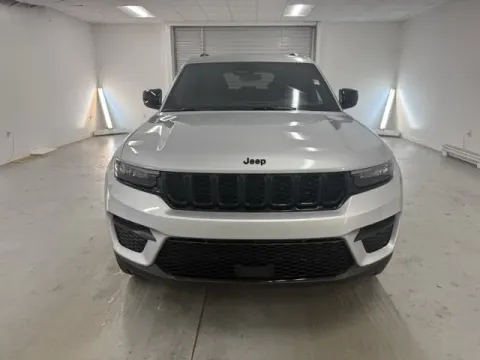 Photos of 2025 Jeep Grand Cherokee Altitude X for sale in Baxley, GA at Woody Folsom CDJR of Baxley