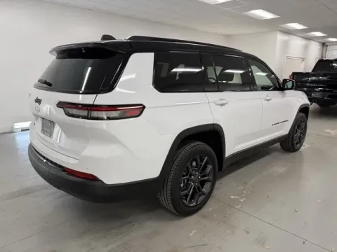 More photos of 2025 Jeep Grand Cherokee L Limited at Woody Folsom CDJR of Baxley, GA