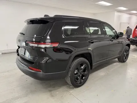 More photos of 2025 Jeep Grand Cherokee L Limited at Woody Folsom CDJR of Baxley, GA
