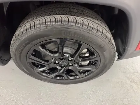 More photos of 2026 Jeep Compass Latitude Altitude at Woody Folsom CDJR of Baxley, GA