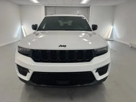 Photos of 2025 Jeep Grand Cherokee Limited for sale in Baxley, GA at Woody Folsom CDJR of Baxley