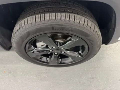 More photos of 2025 Jeep Grand Cherokee Limited at Woody Folsom CDJR of Baxley, GA