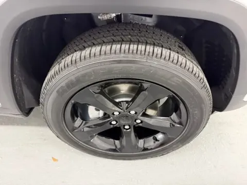 More photos of 2025 Jeep Grand Cherokee Altitude at Woody Folsom CDJR of Baxley, GA