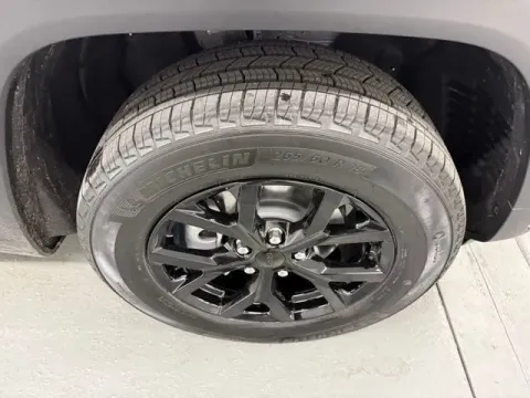 More photos of 2026 Jeep Grand Cherokee Laredo Altitude at Woody Folsom CDJR of Baxley, GA