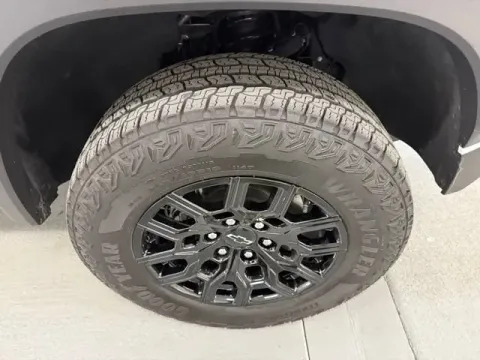 More photos of 2024 Chevrolet Colorado 4WD Trail Boss at Woody Folsom CDJR of Baxley, GA