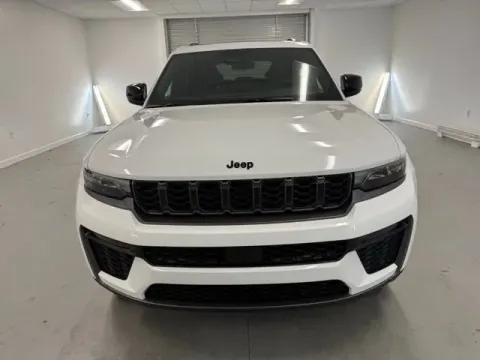 Photos of 2026 Jeep Grand Cherokee Limited for sale in Baxley, GA at Woody Folsom CDJR of Baxley