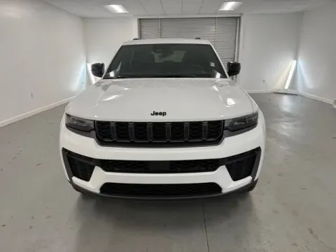 Photos of 2026 Jeep Grand Cherokee Laredo Altitude for sale in Baxley, GA at Woody Folsom CDJR of Baxley