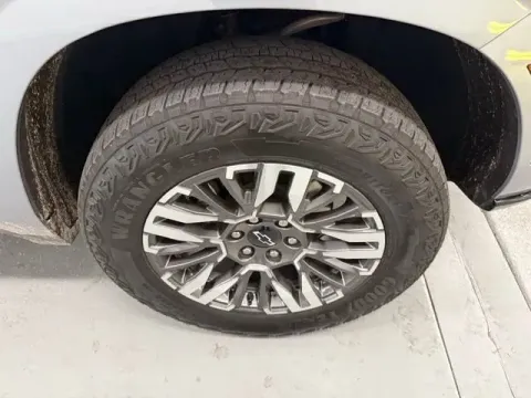 More photos of 2025 Chevrolet Suburban Z71 at Woody Folsom CDJR of Baxley, GA