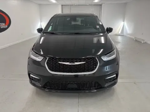 Photos of 2026 Chrysler Pacifica Select for sale in Baxley, GA at Woody Folsom CDJR of Baxley