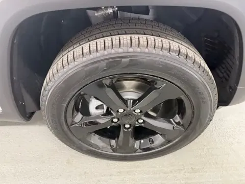 More photos of 2026 Jeep Grand Cherokee Limited at Woody Folsom CDJR of Baxley, GA