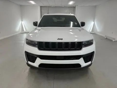 Photos of 2026 Jeep Grand Cherokee Limited for sale in Baxley, GA at Woody Folsom CDJR of Baxley