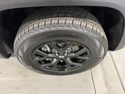 More photos of 2026 Jeep Grand Cherokee Laredo Altitude at Woody Folsom CDJR of Baxley, GA