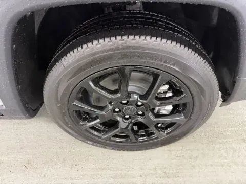 More photos of 2026 Jeep Compass Latitude Altitude at Woody Folsom CDJR of Baxley, GA