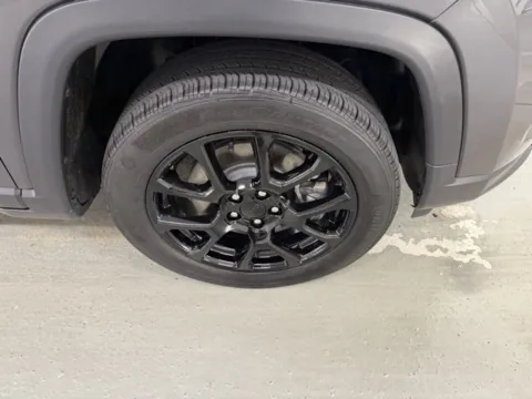 More photos of 2024 Jeep Compass Latitude at Woody Folsom CDJR of Baxley, GA