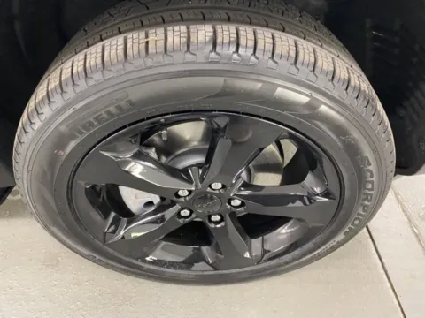 More photos of 2025 Jeep Grand Cherokee L Limited at Woody Folsom CDJR of Baxley, GA