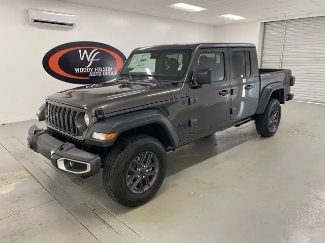 Gray 2025 Jeep Gladiator Sport S for sale in Baxley, GA